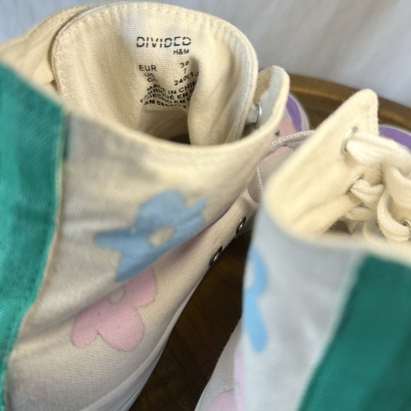 Hand-Painted Flower Power H&M High Tops | Size 7 Unique Funky & Fun - Picture 7 of 8